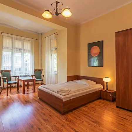 Hostel Sztukateria Dom Pracy Tworczej *